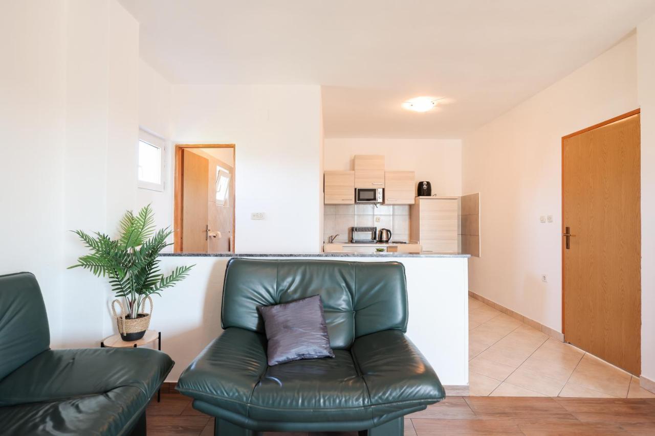 Apartments Miky 브르시 외부 사진