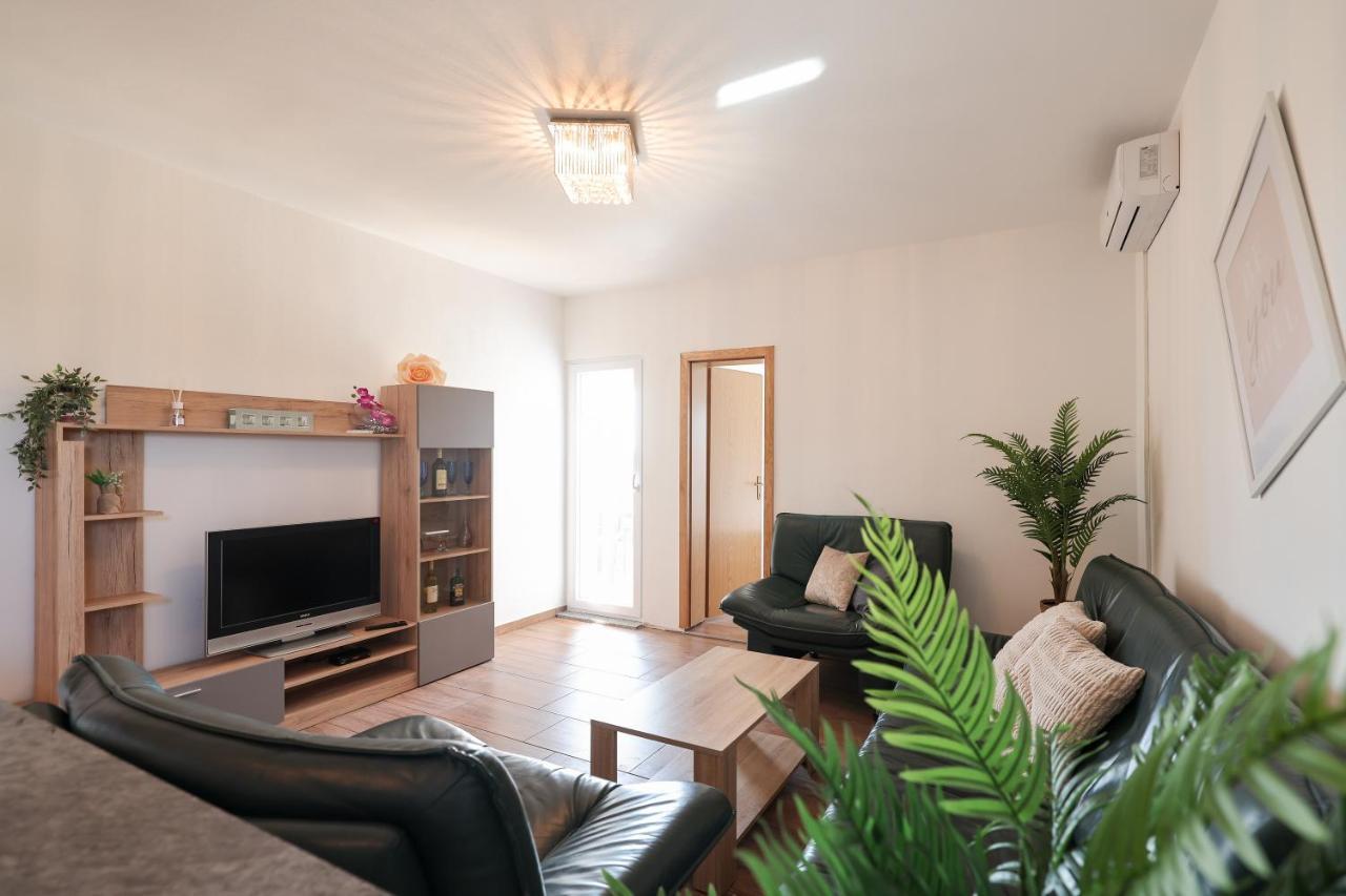 Apartments Miky 브르시 외부 사진